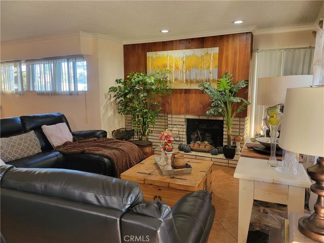 1934 Vineyard Avenue, Los Angeles, CA 90016