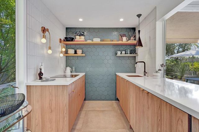 360 Cabrillo Road 103, Palm Springs, CA 92262