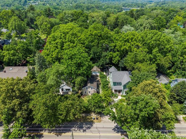 1713 Pontiac Trail, Ann Arbor, MI 48105