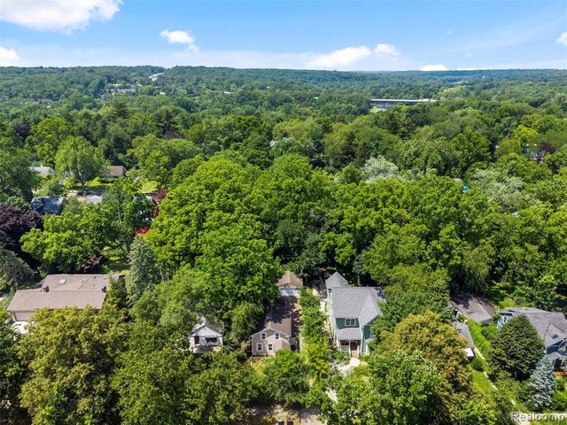 1713 Pontiac Trail, Ann Arbor, MI 48105