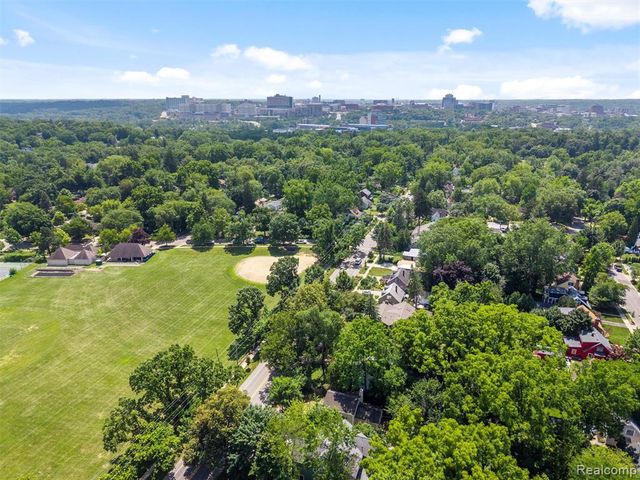 1713 Pontiac Trail, Ann Arbor, MI 48105