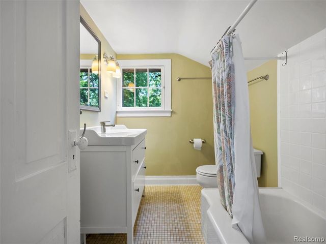 1713 Pontiac Trail, Ann Arbor, MI 48105