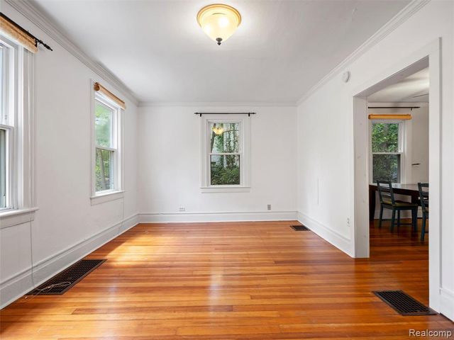 1713 Pontiac Trail, Ann Arbor, MI 48105