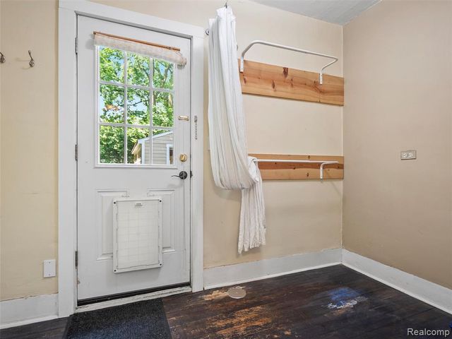 1713 Pontiac Trail, Ann Arbor, MI 48105