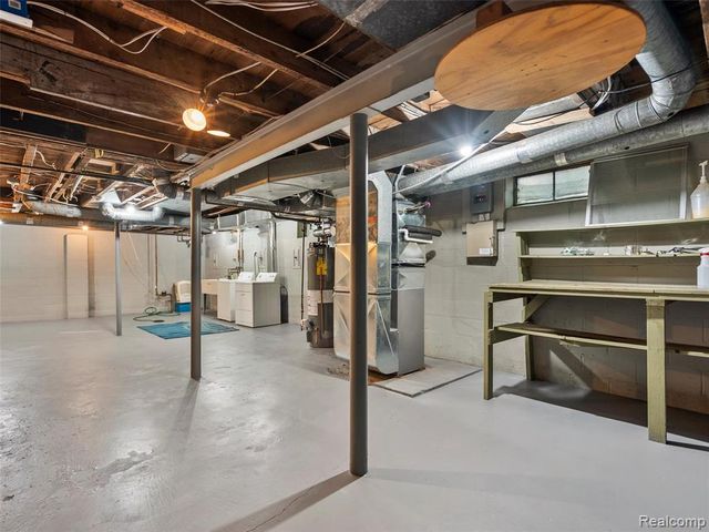 1713 Pontiac Trail, Ann Arbor, MI 48105