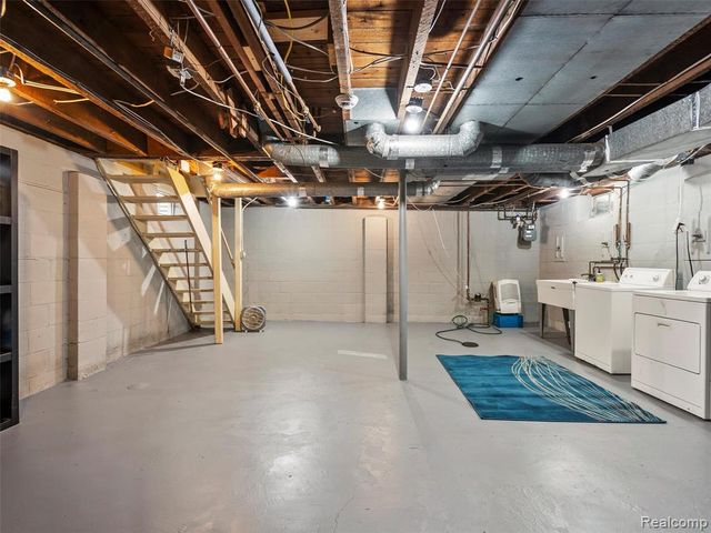 1713 Pontiac Trail, Ann Arbor, MI 48105