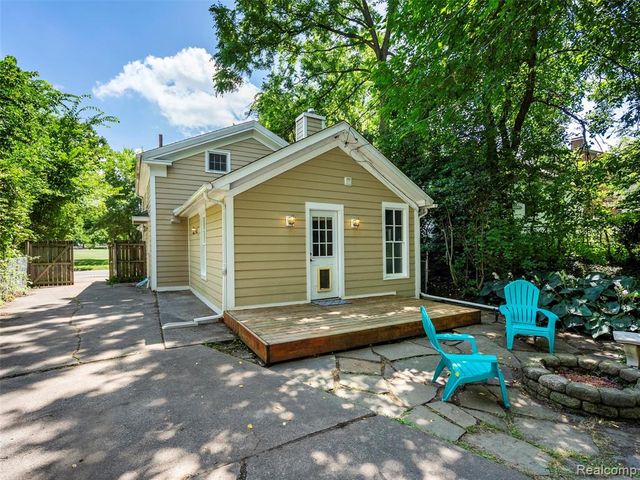 1713 Pontiac Trail, Ann Arbor, MI 48105