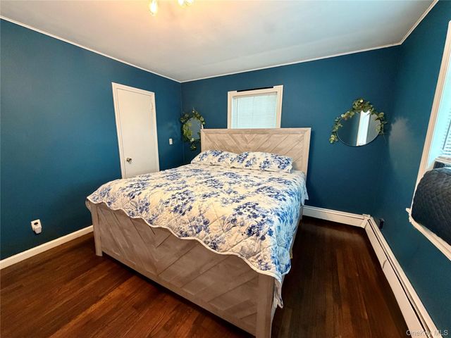 19 3rd Street, Lindenhurst, NY 11757