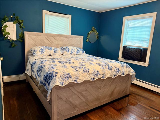 19 3rd Street, Lindenhurst, NY 11757