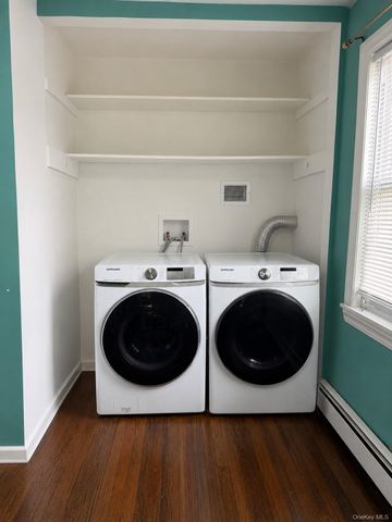 19 3rd Street, Lindenhurst, NY 11757