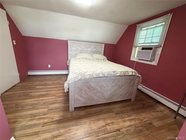19 3rd Street, Lindenhurst, NY 11757