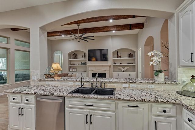11404 Grand Harbor Boulevard, Montgomery, TX 77356