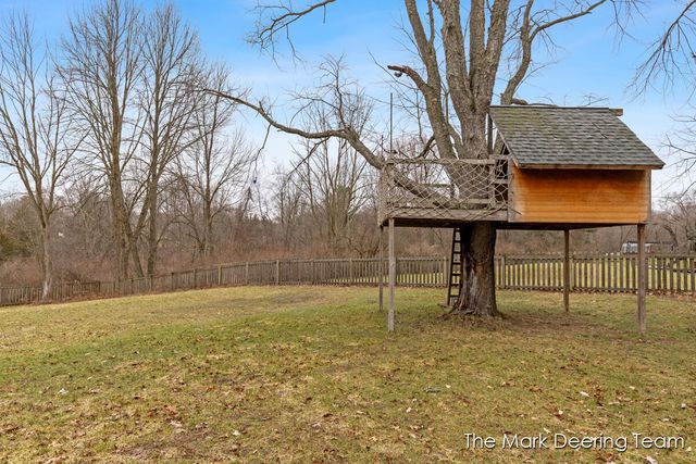 8471 45th Street SE, Ada, MI 49301