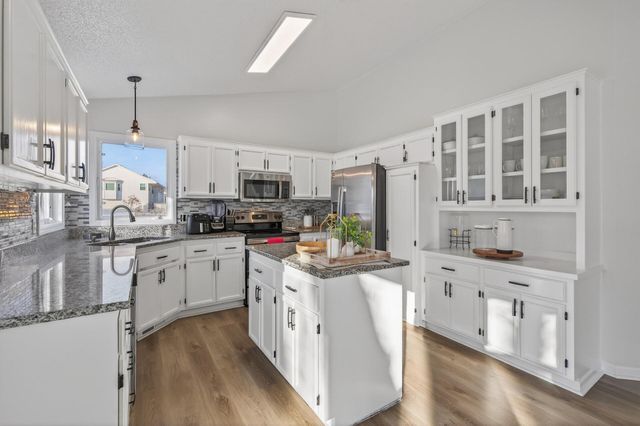 14430 Woodbridge Lane, Savage, MN 55378