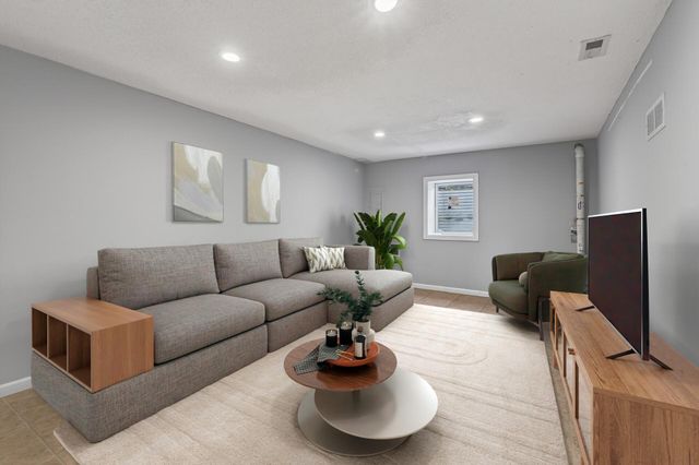 14430 Woodbridge Lane, Savage, MN 55378