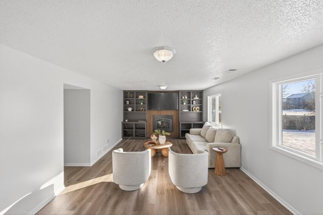 14430 Woodbridge Lane, Savage, MN 55378