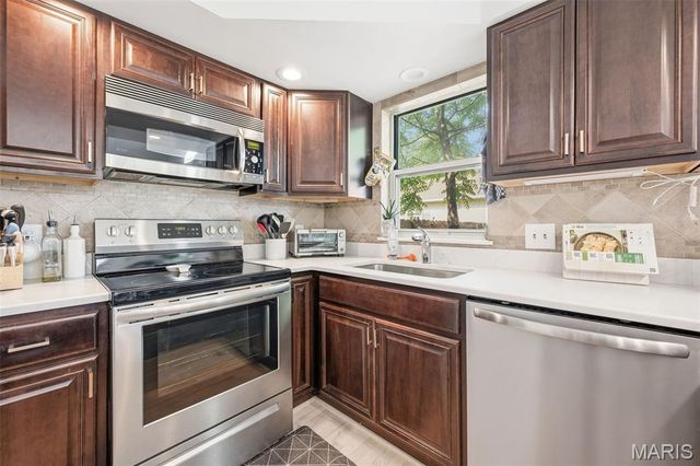 14954 Claymont Estates Drive, Chesterfield, MO 63017