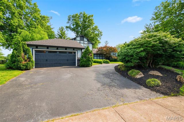 14954 Claymont Estates Drive, Chesterfield, MO 63017