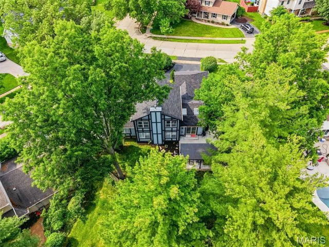14954 Claymont Estates Drive, Chesterfield, MO 63017