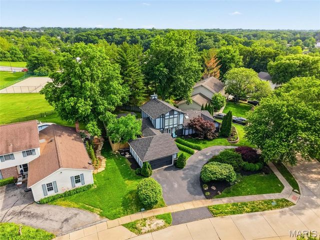 14954 Claymont Estates Drive, Chesterfield, MO 63017