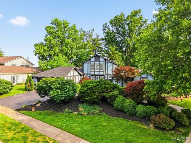 14954 Claymont Estates Drive, Chesterfield, MO 63017