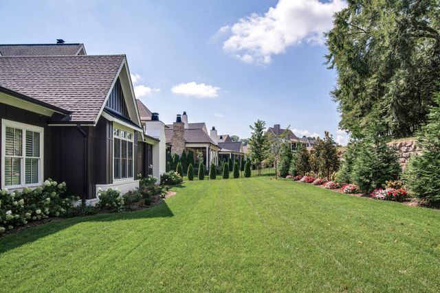 9029 Passiflora Ct, College Grove, TN 37046