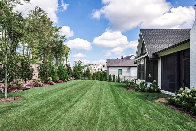 9029 Passiflora Ct, College Grove, TN 37046