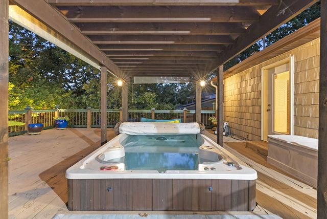 6 Bridgeview Drive, Kimberling City, MO 65686