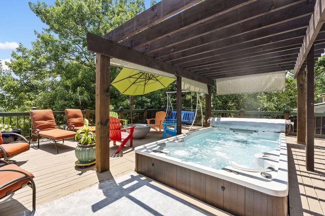 6 Bridgeview Drive, Kimberling City, MO 65686