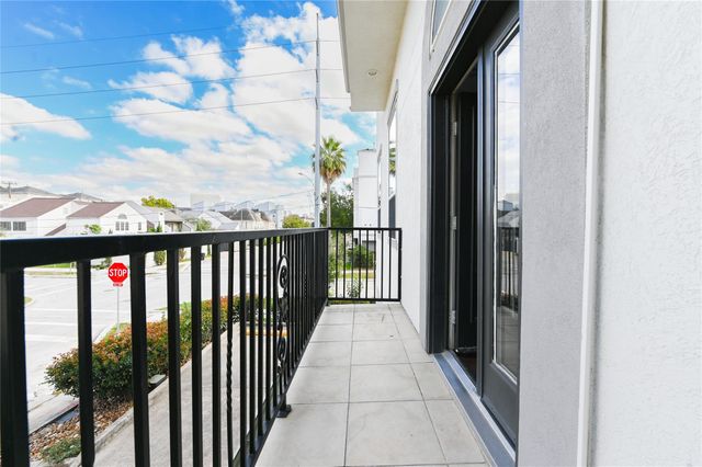 5801 Winsome Lane 201, Houston, TX 77057