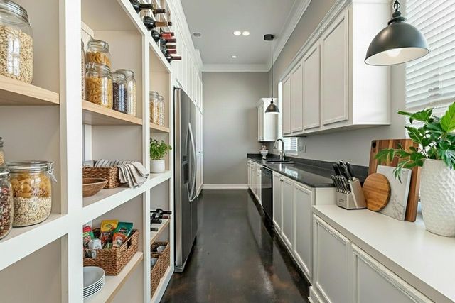 5801 Winsome Lane 201, Houston, TX 77057