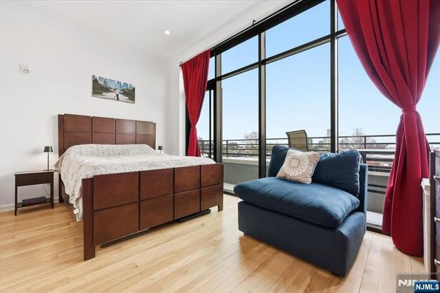 142 Charles Street 403, Jersey City, NJ 07307