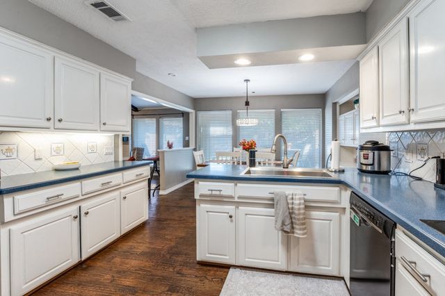 2719 N Surrey Drive, Carrollton, TX 75006