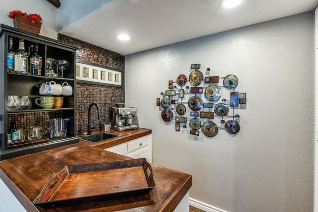 2719 N Surrey Drive, Carrollton, TX 75006