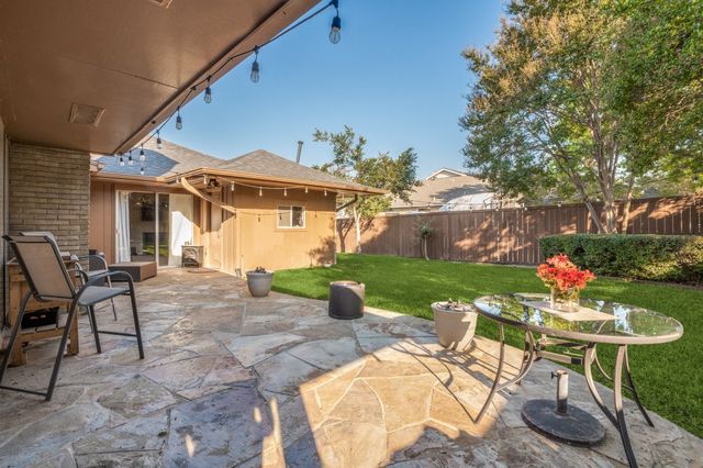 2719 N Surrey Drive, Carrollton, TX 75006