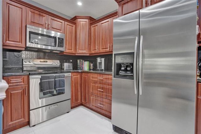 10791 NW 14th Street 303, Plantation, FL 33322