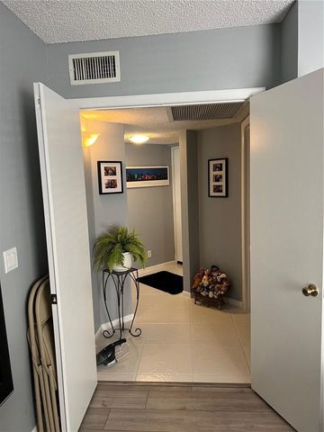 10791 NW 14th Street 303, Plantation, FL 33322
