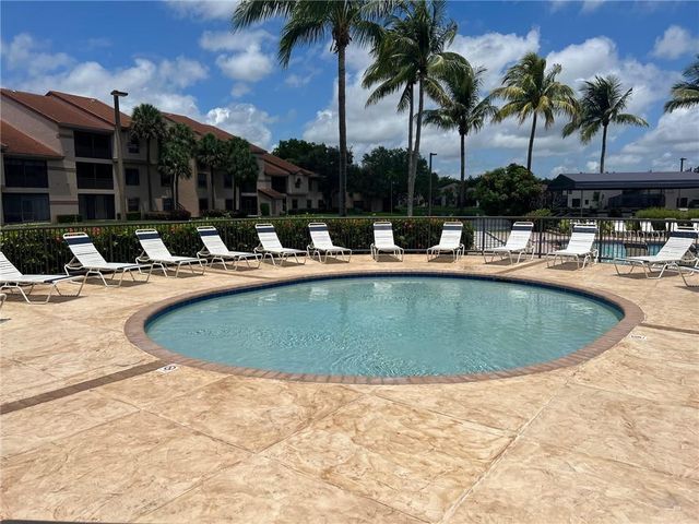 10791 NW 14th Street 303, Plantation, FL 33322