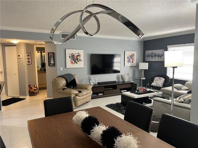 10791 NW 14th Street 303, Plantation, FL 33322