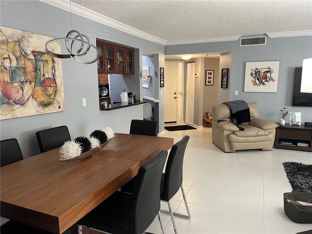 10791 NW 14th Street 303, Plantation, FL 33322