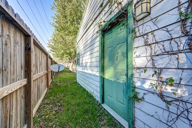 11987 Nelwood Street, Willis, TX 77318