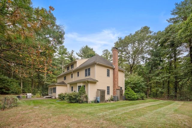 62 Walpole St, Dover, MA 02030