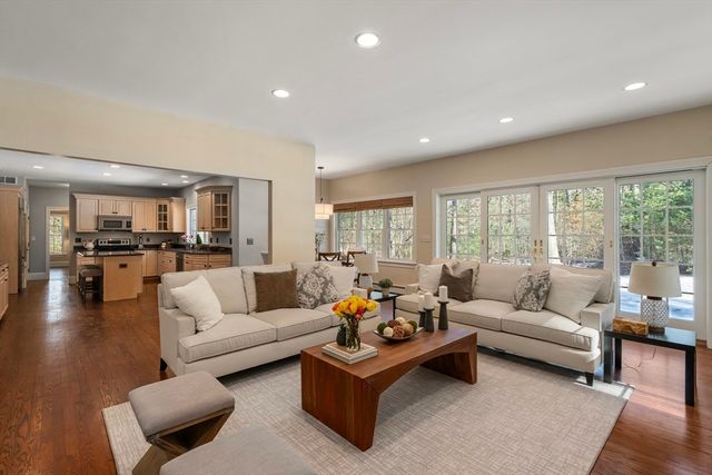 62 Walpole St, Dover, MA 02030