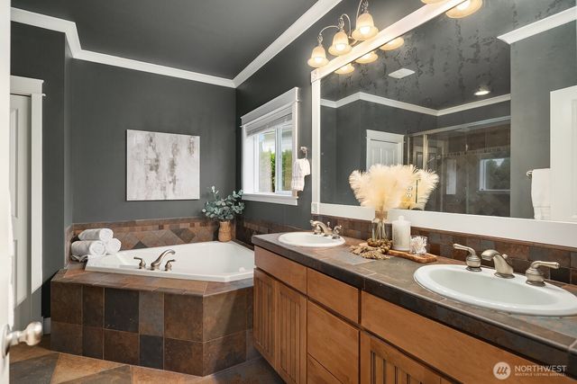 2200 NE Newton Lane, Issaquah, WA 98029