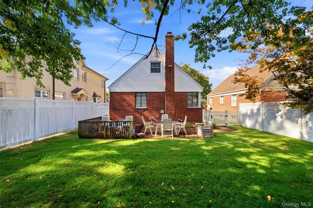8029 259th Street, Glen Oaks, NY 11004