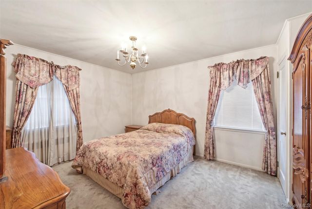 8029 259th Street, Glen Oaks, NY 11004