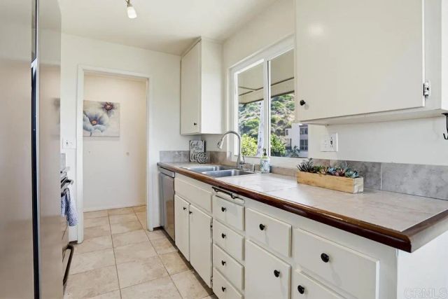 6394 Caminito Lazaro, San Diego, CA 92111