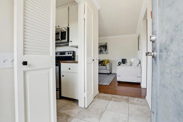 6394 Caminito Lazaro, San Diego, CA 92111