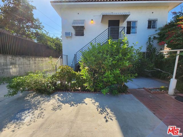 1046 S Kenmore Avenue, Los Angeles, CA 90006