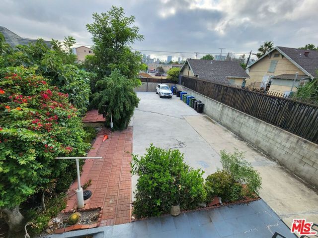 1046 S Kenmore Avenue, Los Angeles, CA 90006
